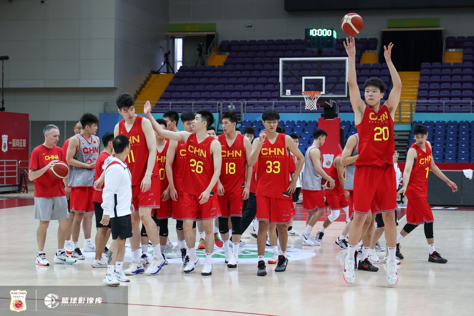 媒体人：中国男篮回到正轨 打输了那是技不如人 但至少咱们尽力了